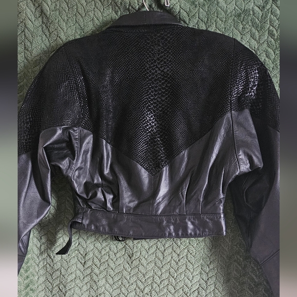 VINTAGE CHIA black leather crop jacket - Picture 7 of 8